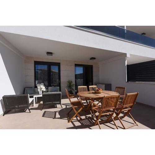 Apartment Ivona - beautiful terrace and free garage parking