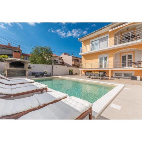 Apartment Jakov with a pool