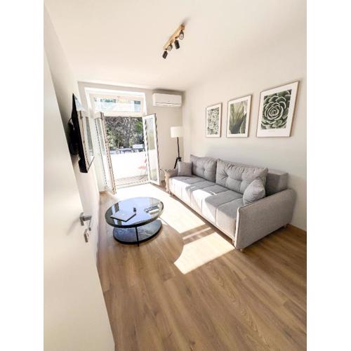 Apartment J&L