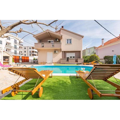 Apartment Kiara with Pool