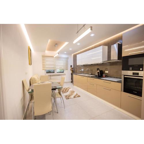 Apartment KLER-Elegant Stay Ali Demi