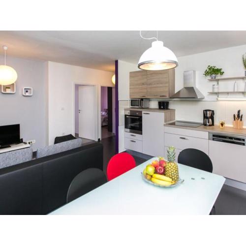 Apartment Lapad Bay- Luxury Two-Bedroom Apartment with Balcony Black-Ivani evi