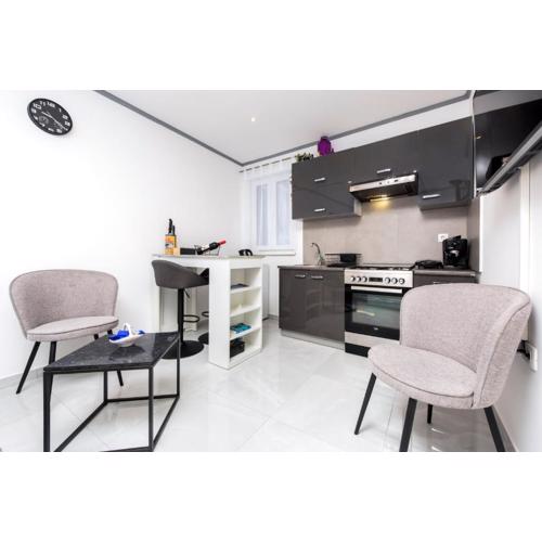 Apartment Leo