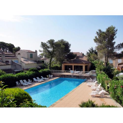 Apartment Les Pins by Interhome