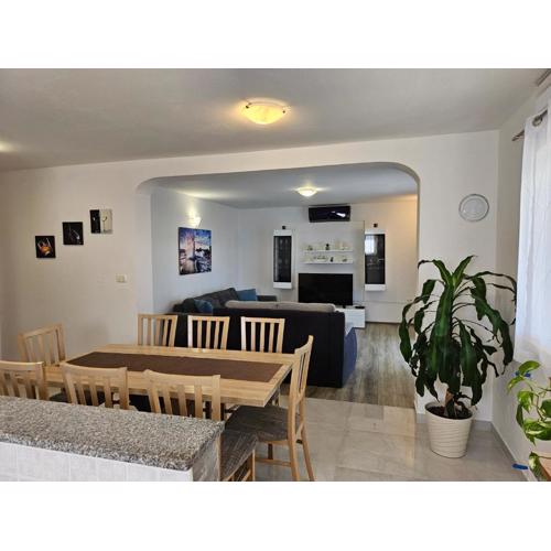 Apartment Loborika D&J