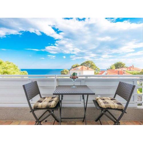Apartment Luce Royal - One Bedroom Apartment with Balcony and Sea View