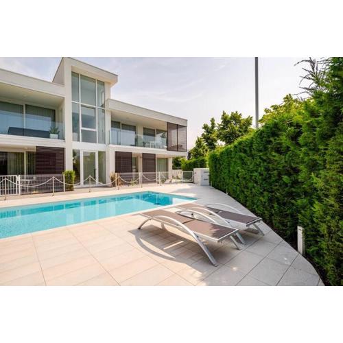 Apartment Luma with Pool