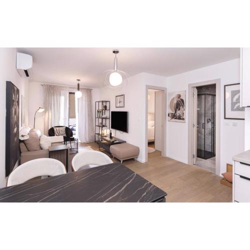 Apartment Luz Split, private parking spot in the garage