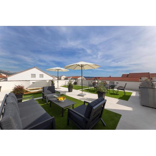 Apartment Makai with a Rooftop Terrace