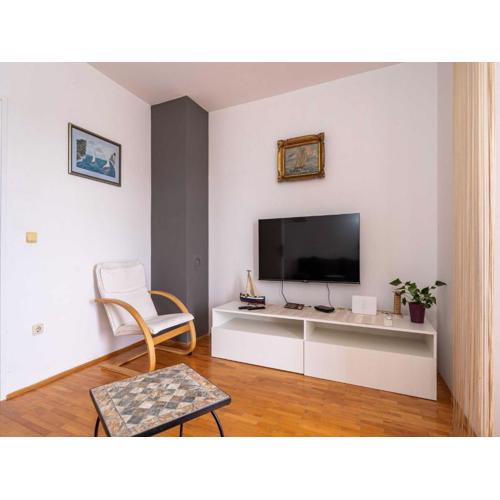Apartment Marisol - One Bedroom Apartment with Balcony and Sea View
