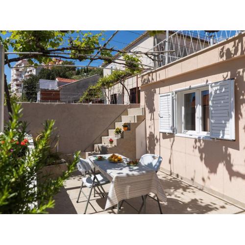 Apartment Meet & Greet- Studio Apartment with Terrace and Sea View