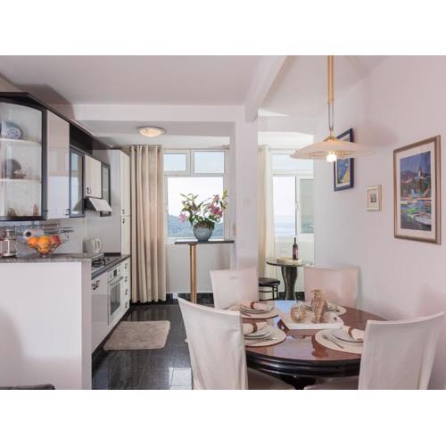 Apartment Merivo - Apartment with Sea View