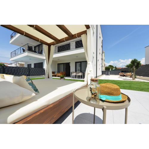 Apartment MI Čiovo with private HOT TUB and garden