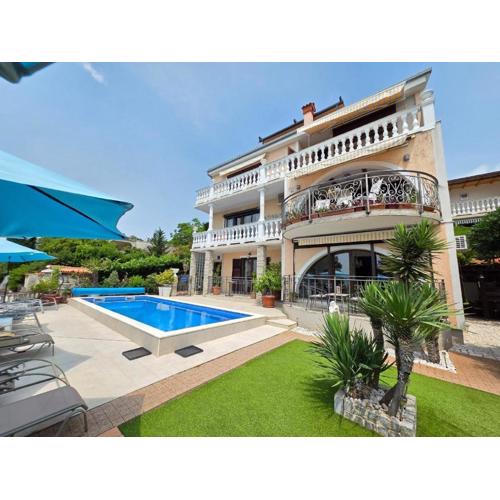 Apartment mit Balkon- gemeinsame Pool und Terrasse