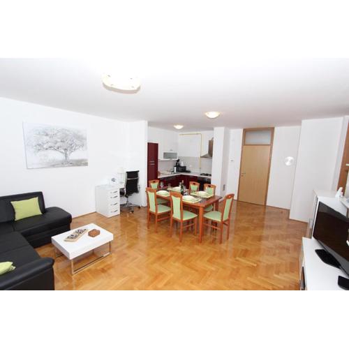 Apartment Mladen