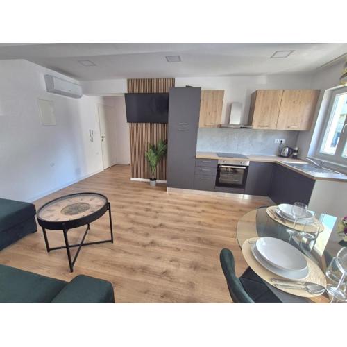 Apartment M&M-sea view & private parking