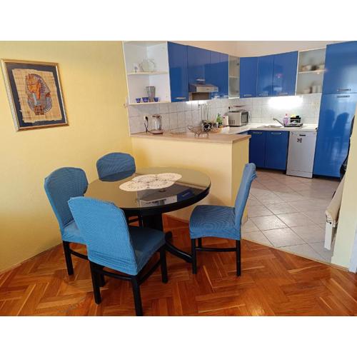 Apartment near beach with free parking