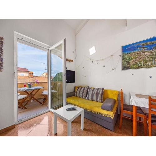 Apartment near Pula with Sea View Balcony