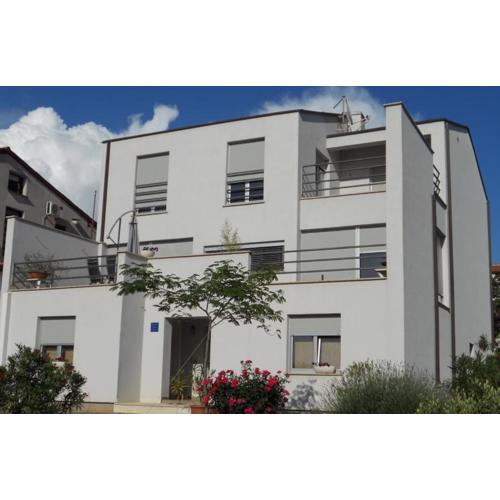 Apartment near the beach
