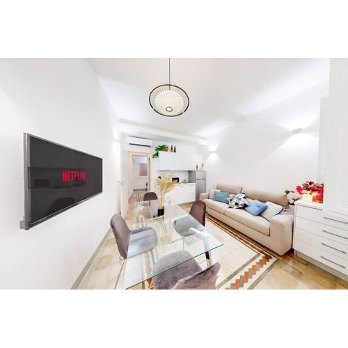 Apartment Nearby Historic Center - 2 private Bathrooms