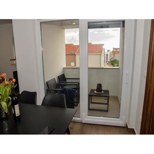 Apartment Nicole - One Bedroom Apartment with Balcony
