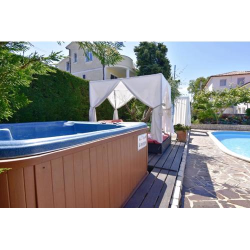 Apartment Nika 5 In Der Residenz Mit Pool Und Whirlpool In Strandnähe