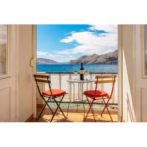 Apartment Nora by the Beach