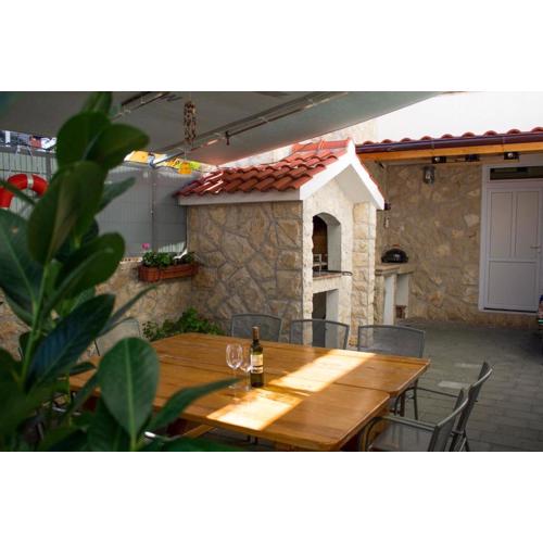 Apartment Okrug Gornji 3