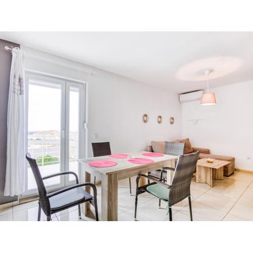 Apartment on Pag Island near Seabeach
