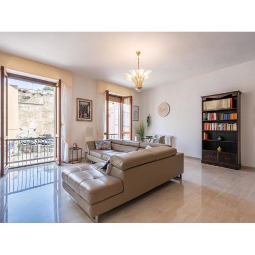 Apartment on Shopping street
