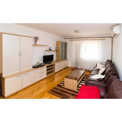 Apartment Peran