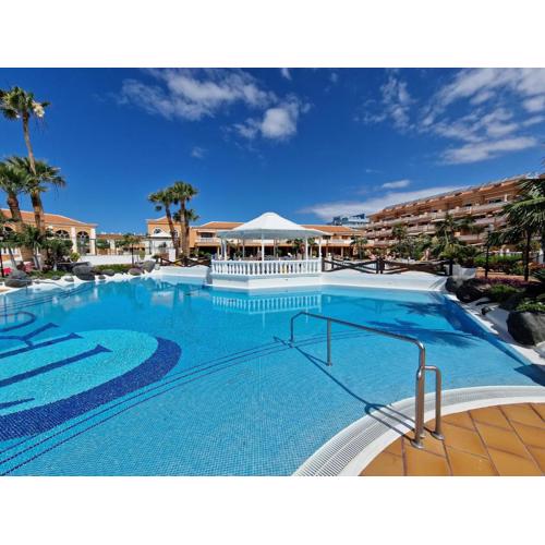 Apartment Playa Las Vistas with breathtaking sea view, only 100 m to the sea, heated pool, aircondition for a fee, wifi