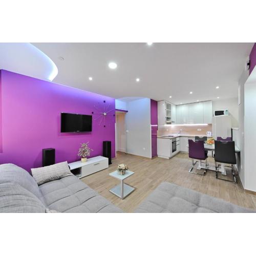 Apartment Purple Summer City