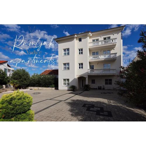 Apartment R A M L J A K \