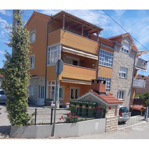 Apartment Radalj