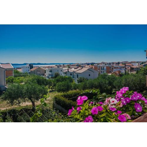 Apartment Roko - up to 4 people with free parking