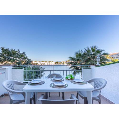 Apartment Sant Maurici by Interhome