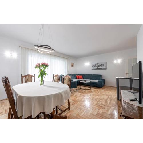 Apartment Sea Breeze