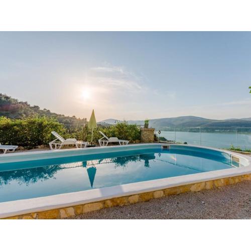 Apartment Sea Star - Three-Bedroom Apartment with Pool and Sea View