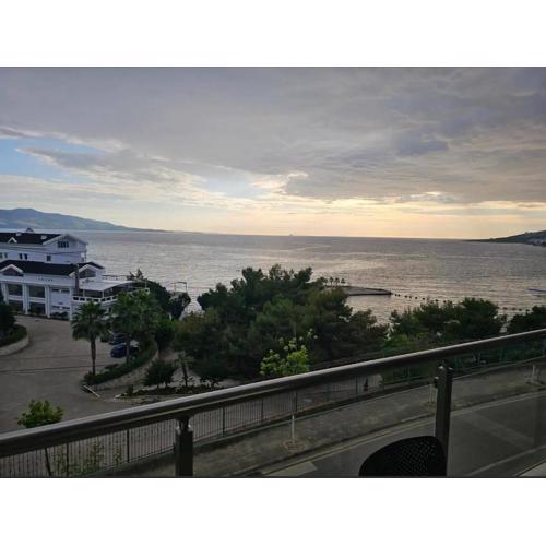 Apartment sea