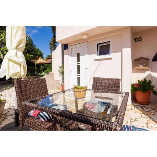 Apartment Sepat with Free Parking Place in Baska