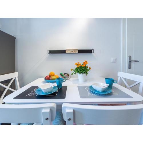 Apartment Simovi - Two Bedroom Apartment with City View