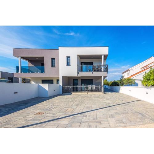 Apartment Spanic 1