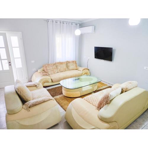 Apartment Sweet 3