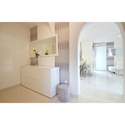 Apartment Sweet City