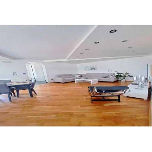 Apartment The Big Chill - Three Bedroom Apartment with Terrace, Balcony and Jacuzzi