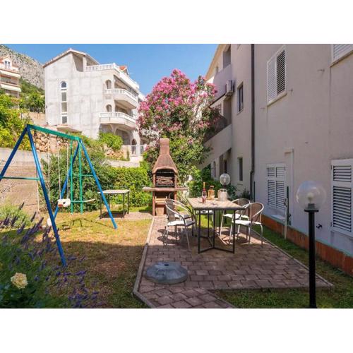 Apartment Tomas with balcony and sea view