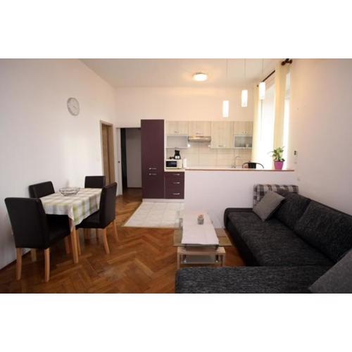 Apartment Una