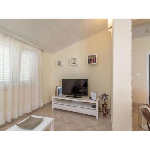 Apartment Villa Daniela - Three Bedroom Apartment with Terrace