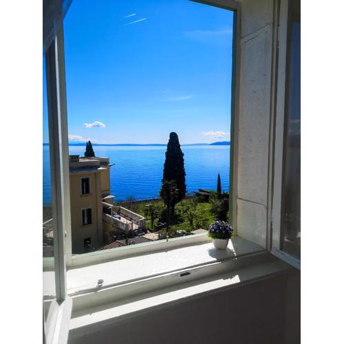 APARTMENT VOLOSKO - 50m to the sea